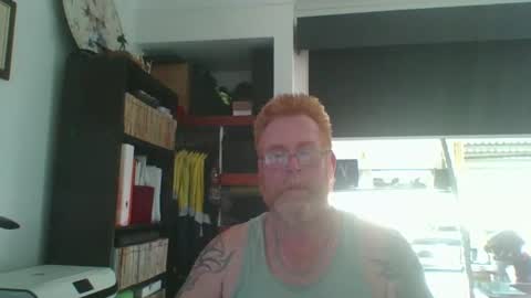 Snapshot of kiwi_boss61 chatting on December 12, 7:52 am kiwi_boss61 online show from December 12, 7:52 am