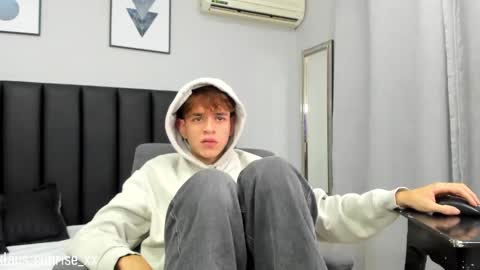 Snapshot of klaus_sunrise_xx chatting on February 1, 7:05 am KLAUS online show from February 1, 7:05 am