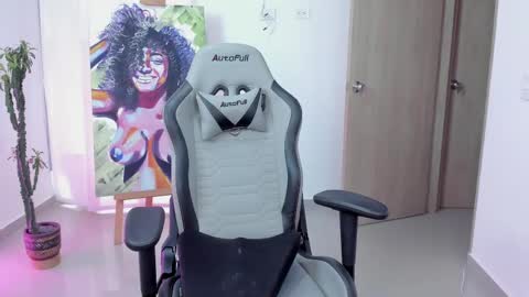 Christina online show from March 3, 1:23 pm