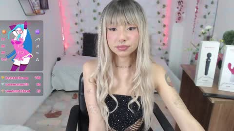 Snapshot of kloeking_ chatting on January 31, 11:24 pm kloe online show from January 31, 11:24 pm