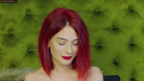 KloeyAdams online show from February 6, 10:25 am