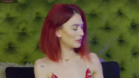 KloeyAdams online show from March 8, 7:49 am