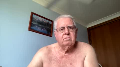 Aussiedude online show from December 22, 4:30 am