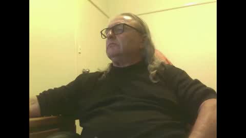 knobout online show from April 22, 11:17 am