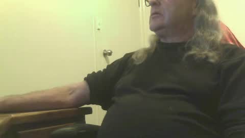 knobout online show from June 28, 12:12 pm