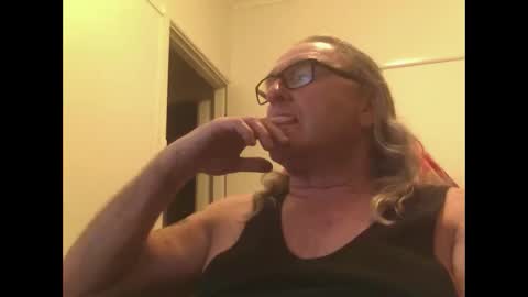 knobout online show from November 1, 12:37 pm