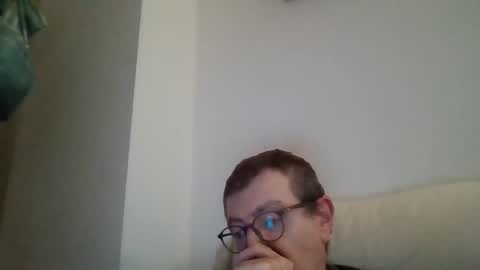 Snapshot of kolesie7 chatting on October 17, 10:47 pm JUAN CARLOS online show from October 17, 10:47 pm