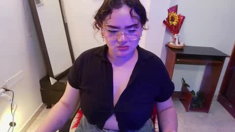 camila online show from March 25, 6:42 am