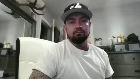 koululier23 online show from October 14, 2:25 am