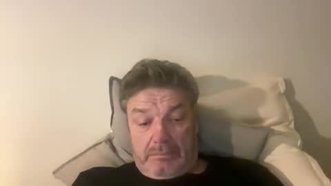 kovapoika online show from October 19, 7:07 pm