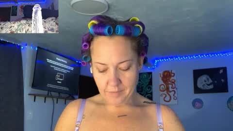 kreamyk420 online show from November 13, 11:46 am