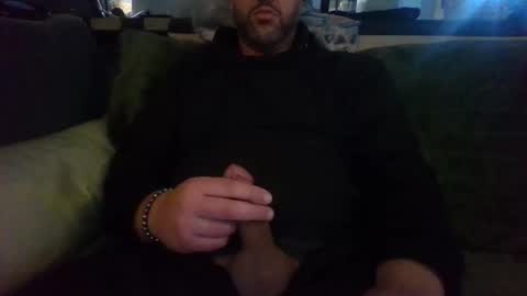 Snapshot of krime59100 chatting on December 4, 9:45 am krime59100 online show from December 4, 9:45 am