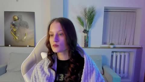 krisdoeil online show from December 17, 2:18 am