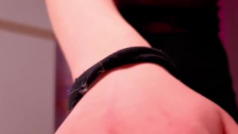 Kris online show from February 25, 3:04 pm