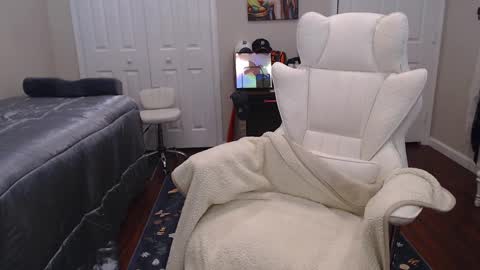 Krissy online show from November 14, 2:08 pm