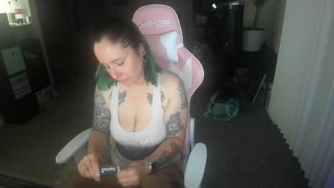 Snapshot of kristajay chatting on October 21, 3:00 am Krista online show from October 21, 3:00 am