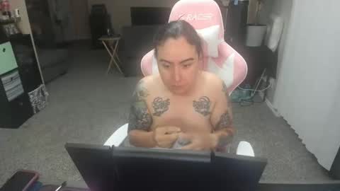 Snapshot of kristajay chatting on October 25, 8:42 pm Krista online show from October 25, 8:42 pm