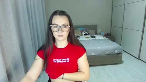 twitter    Annemarye 23 online show from March 5, 4:45 am