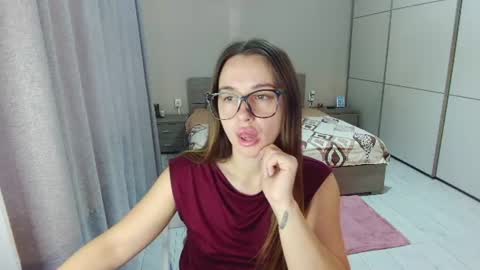 twitter    Annemarye 23 online show from August 5, 5:37 am