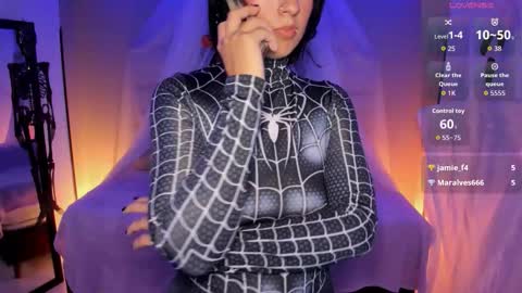 Snapshot of kristen_kassi chatting on October 17, 10:47 pm Kristen online show from October 17, 10:47 pm