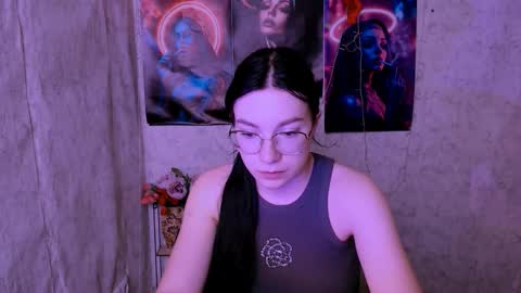 Kristen online show from March 25, 11:39 am