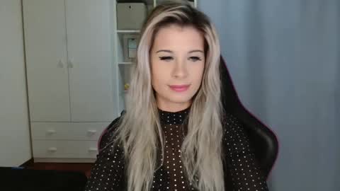 KristineAmore online show from December 16, 3:18 pm