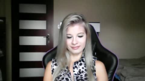 KristineAmore online show from September 16, 6:27 am