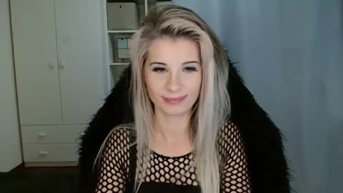 KristineAmore online show from November 19, 3:55 pm