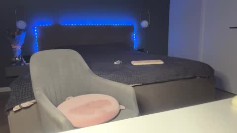 Kristi online show from December 2, 5:15 am