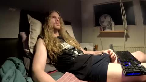 Krullz online show from December 15, 11:01 pm