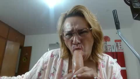 Snapshot of krystal_thomson chatting on October 10, 6:36 pm KRYSTAL THOMSON online show from October 10, 6:36 pm