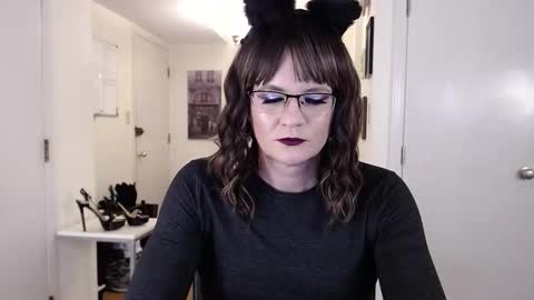 Cait online show from February 22, 11:51 pm