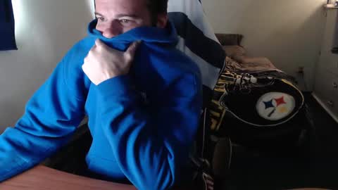 Snapshot of kuggy570 chatting on October 21, 12:43 pm Kuggy online show from October 21, 12:43 pm