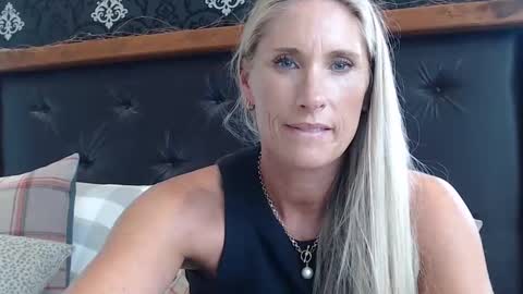 Lucy online show from January 8, 2:14 am