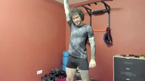 Robert online show from February 4, 12:11 pm