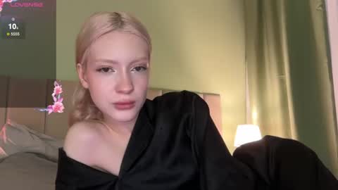 Bella and Alexandra online show from August 7, 2:10 am