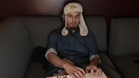 kxng222 online show from December 3, 6:03 am