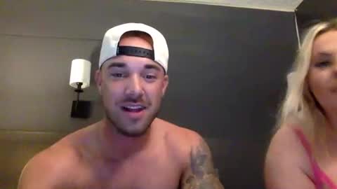 kylealyssa97 online show from October 27, 2:11 am