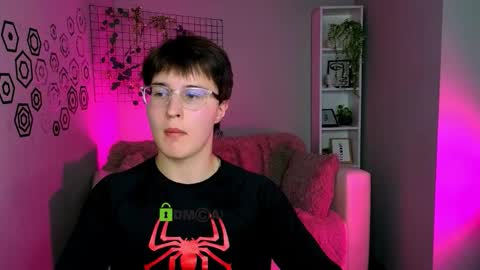 kyleberry_ online show from November 7, 9:06 pm