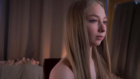 Lei online show from April 26, 1:42 pm