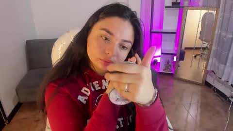 kylie online show from February 14, 1:47 pm