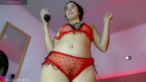 k ylie online show from March 2, 3:24 am