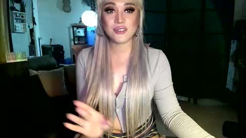 kylie online show from February 3, 2:53 am