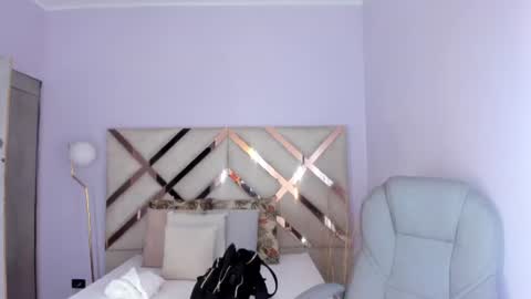 Kylie Reyes  online show from June 11, 7:12 pm