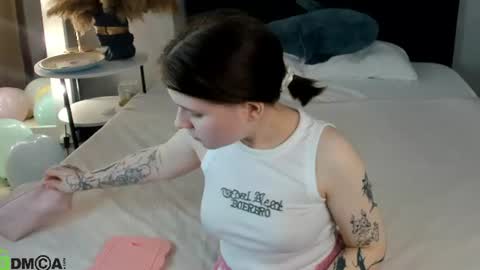 Kylie online show from June 11, 3:04 am