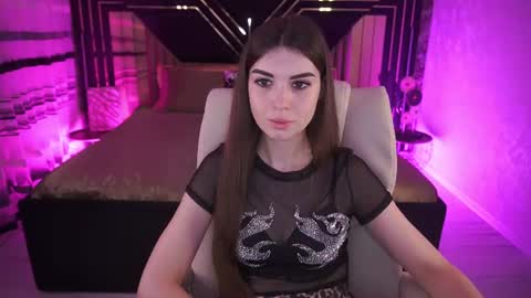 Nicole online show from August 3, 6:37 am