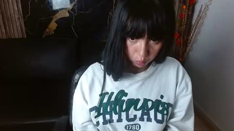 kylielove590977 online show from June 13, 7:46 pm