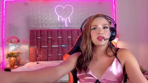 Kylie online show from November 3, 5:52 am