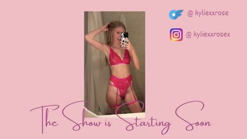 Snapshot of kyliexxrose chatting on October 24, 3:18 am Kylie online show from October 24, 3:18 am