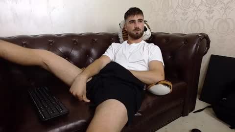 KyloEast online show from July 28, 12:48 pm